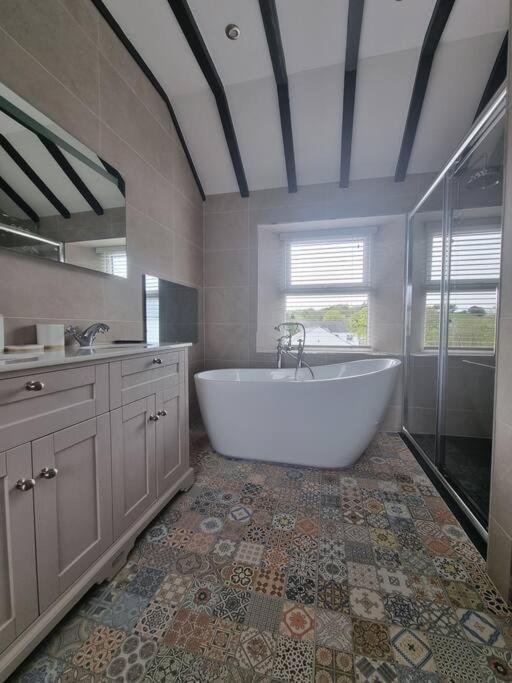 Luxurious Cottage With Hot Tub, Lake District Duddon Exterior foto