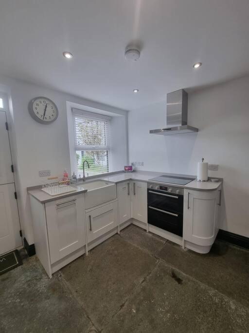 Luxurious Cottage With Hot Tub, Lake District Duddon Exterior foto